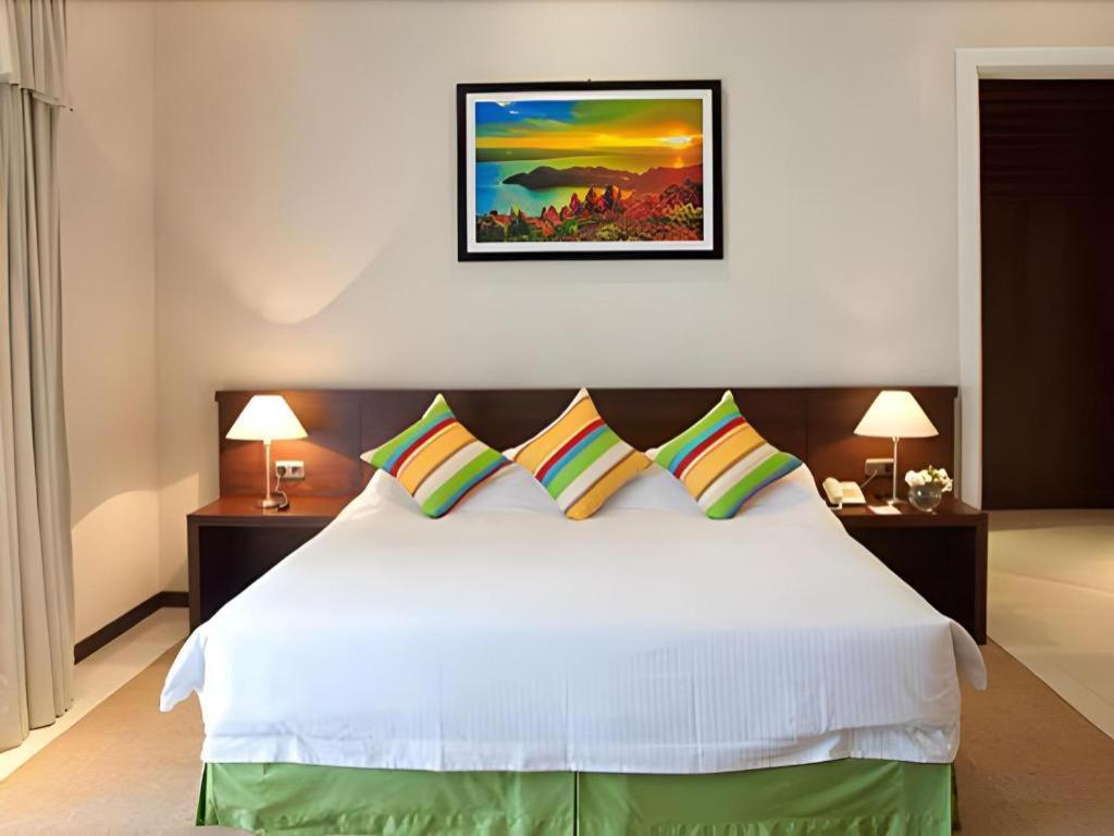 The Hill Hotel & Resort Sibolangit Exterior foto